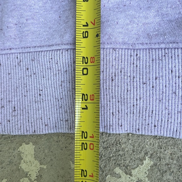 Like new light purple Under Armour sweatshirt - Picture 13 of 13